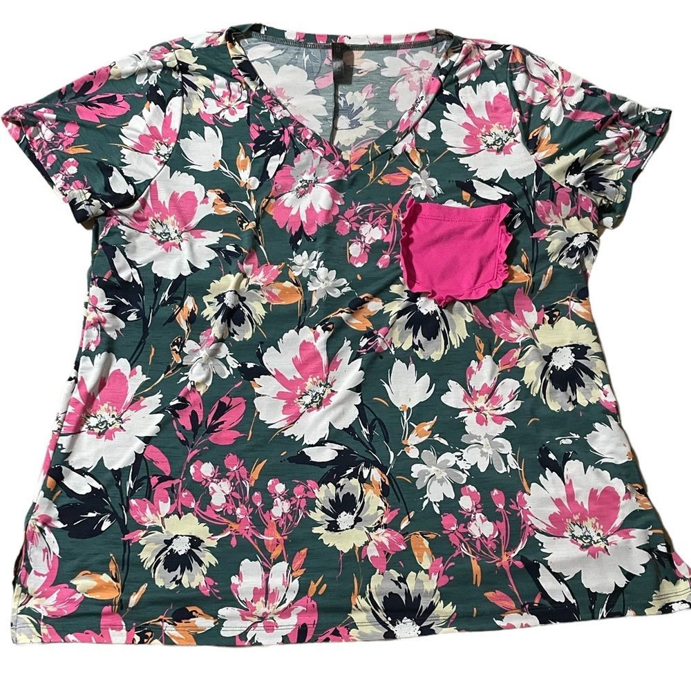 Women’s Floral Top Size 1XL